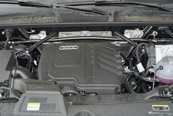 2025款奥迪Q5L 45周年典藏版 45 TFSI 豪华动感型