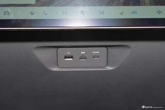 2026款极狐 阿尔法T5 增程 215 元境智行版