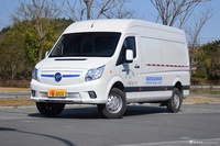2022款图雅诺新能源 厢式运输车加长轴中顶3座79.92kWh