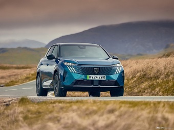 2024款标致E-3008 GT 英国版