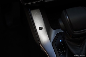 2026款RAV4荣放 2.0L 两驱豪华版