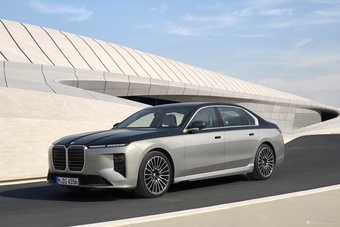 2027款宝马7系 740 xDrive 海外版 官图