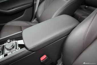 2022款昂克赛拉 2.0L 自动质耀版