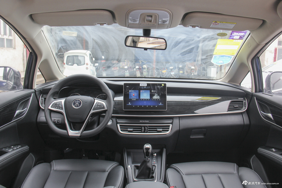  2019款比亚迪宋MAX 1.5T手动智联睿逸型7座国V 