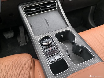 2026款瑞虎8 虎版290TGDI自动尊贵型