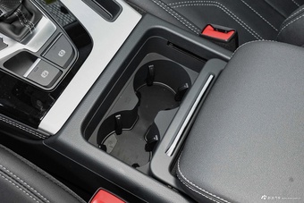 2024款奥迪Q5L 40 TFSI 时尚动感型