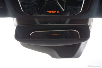 2025款奔驰E级改款 E 300 L 豪华型