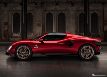 2024款阿尔法·罗密欧33 Stradale 官图