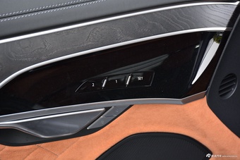 2022款奥迪A8L Horch创始人版 经典型