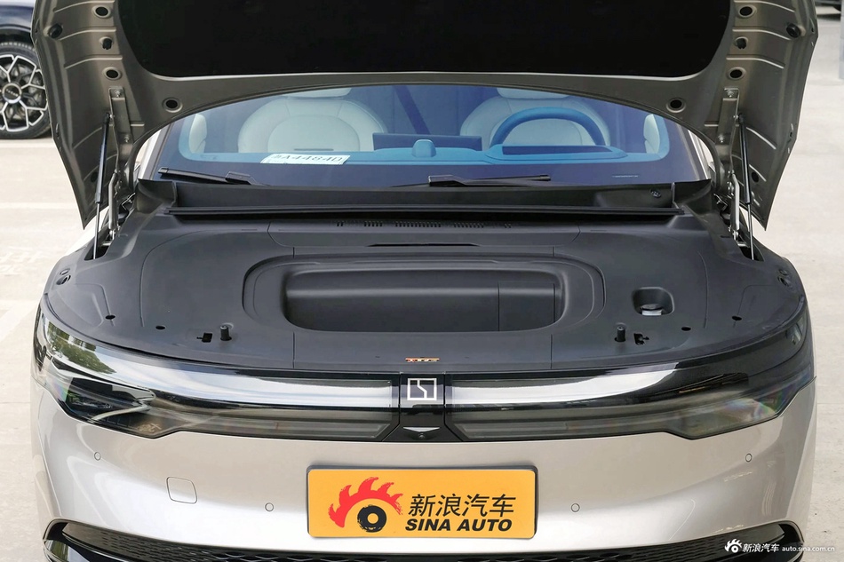 2024款ZEEKR 007 四驱智驾版 75kWh