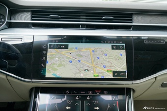 2024款奥迪A8L Horch创始人版 55TFSI