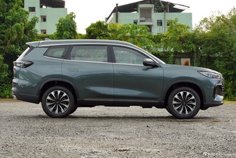 2025款瑞虎8 PLUS 290TGDI DCT乘势版