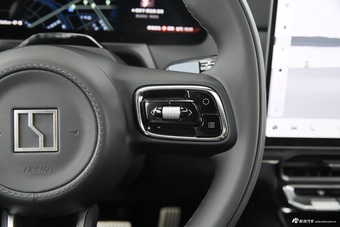 2026款ZEEKR 8X Ultra版 55kWh