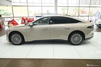 2025款至境L7 艾维亚