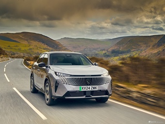 2024款标致E-3008 GT 英国版