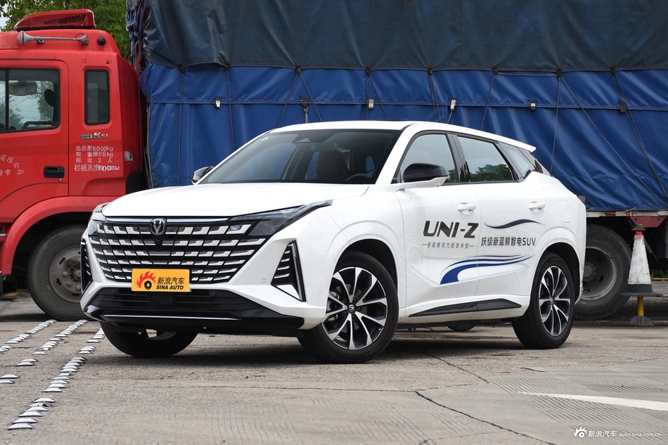 2024款长安UNI-Z蓝鲸智电iDD 125km 卓越型