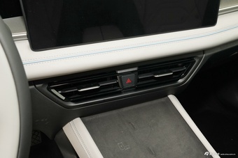 2026款探岳L PHEV PRO