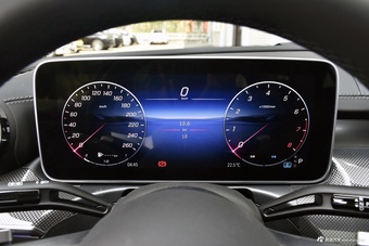 2025款奔驰C级 改款 C 260 L 运动版