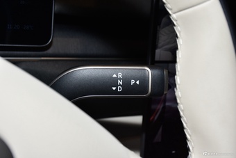 2025款蔚来EC6 75kWh