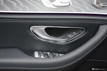 2021款奔驰E级改款 E 300 L 运动豪华型 