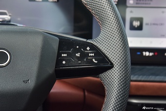 2026款奥迪Q5L 智混豪华版