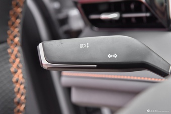 2025款长安UNI-V 第三代 1.5T 500Bar尊贵型