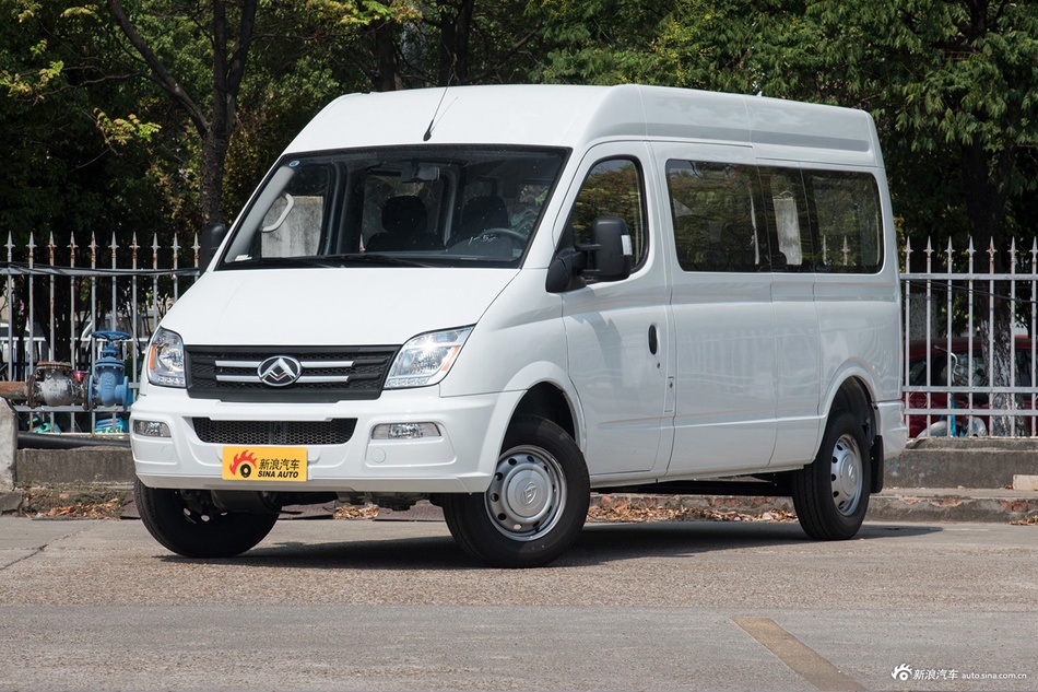 2023款上汽MAXUS V80 2.0T AMT经典傲运通长轴中顶6/7/8/9座