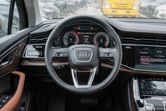 2025款奥迪Q7 55 TFSI quattro S line黑武士型