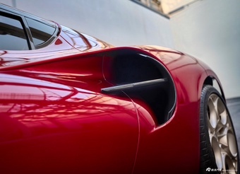 2024款阿尔法·罗密欧33 Stradale 官图