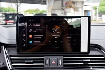 2025款奥迪Q5L Sportback 45周年典藏版 40 TFSI 豪华型