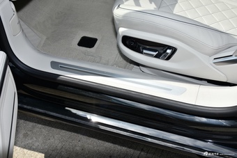 2025款奥迪A8L 55 TFSI quattro 旗舰型