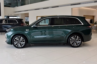 2024款理想L8 Ultra