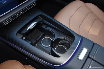 2025款奔驰E级 E 300 L 时尚运动型