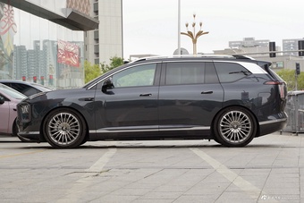 2025款昊铂HL 700 Ultra六座四驱激光雷达版