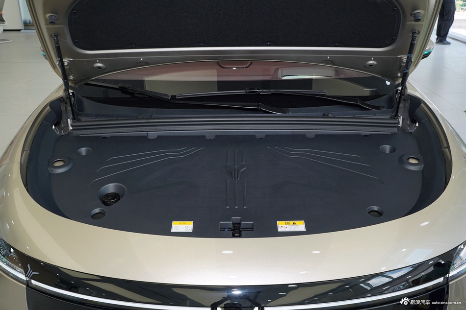 2025款岚图知音 后驱乾崑版