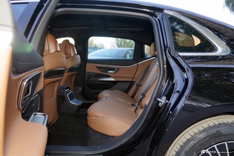 2026款奔驰E级 260 L 经典型