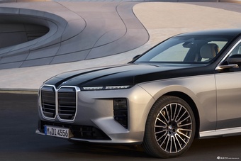 2027款宝马7系 740 xDrive 海外版 官图