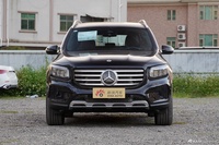 2025款奔驰GLB 220 时尚型