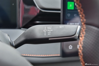 2025款长安UNI-V 第三代 1.5T 500Bar尊贵型