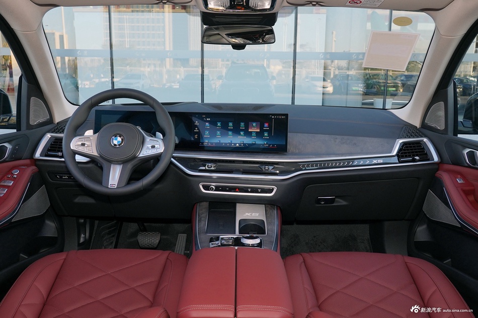 2026款宝马X5 xDrive 30Li 尊享型 M运动曜夜套装