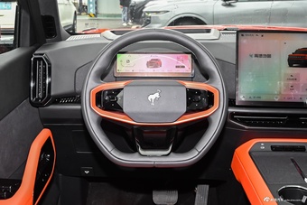 2026款福特智趣烈马 墨钻增程版