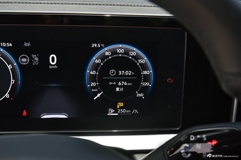 2025款帕萨特 Pro 380TSI 龙尊版