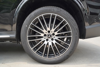 2025款奔驰GLC改款 300 L 4MATIC 豪华型 7座