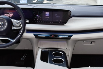 2026款别克GL8插混 陆尊 奢享版