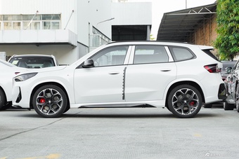 2025款宝马X1 M35Li