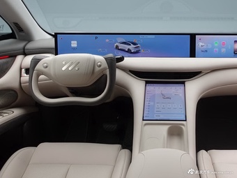 2025款智己LS6 579kW 四驱