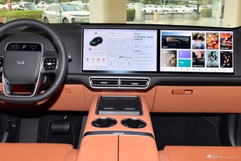 2024款理想L8 Ultra