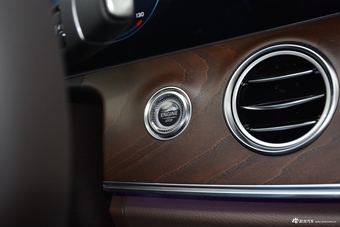 2021款奔驰E级 E 300 L 尊贵型