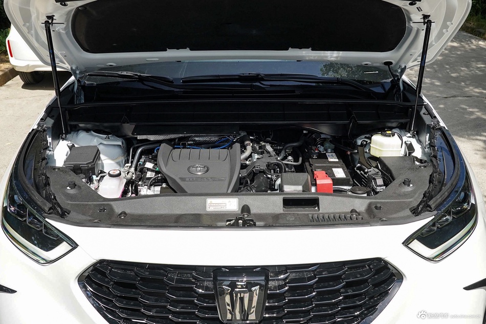 2022款皇冠陆放 2.0T 劲享版