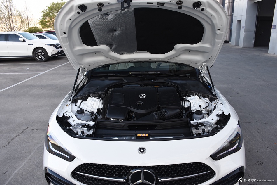 2024款奔驰CLE 300 4MATIC 动感型轿跑车